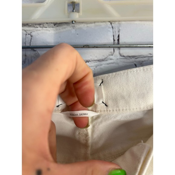 Women's Lou & Grey Slouchy Skinny White Jeans. SZ 28. NWOT. - Picture 5 of 6